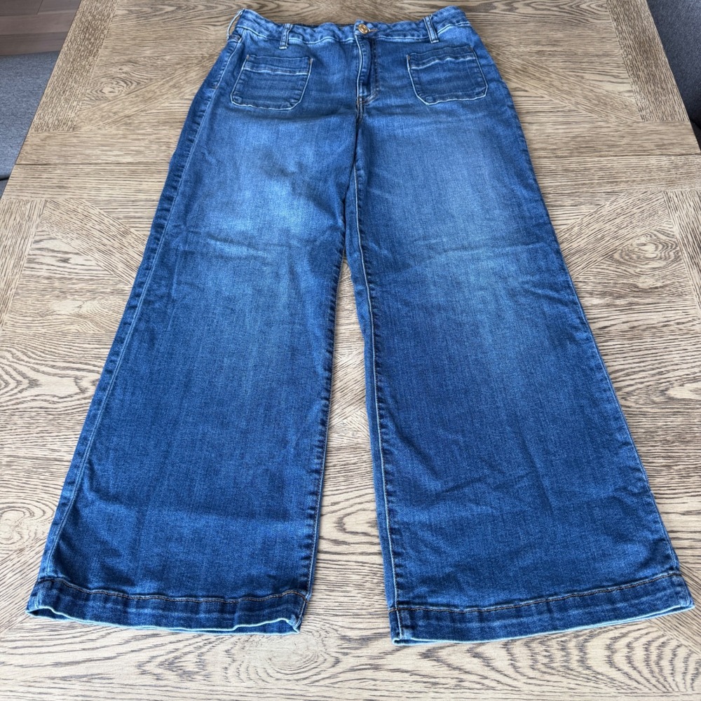 Kut from the Kloth Wide Leg Flared Jeans in Medium Blue
